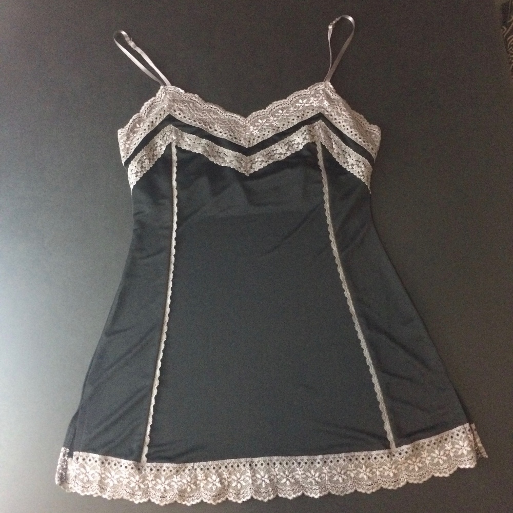 ❤️THE LIMITED BLACK WITH LACE DETAIL CAMISOLE TOP